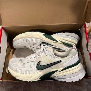 Nike V2K Running Shoes Size 9.5 Women’s